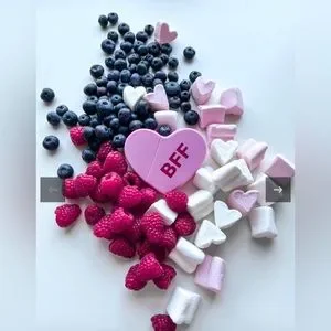 Kimoji Hearts Kkw Beauty Chocolate Heart KKW Beauty Other Sold New